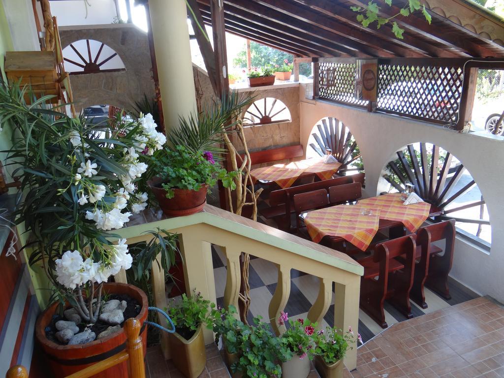 Guest House Rosa Naousa Dış mekan fotoğraf